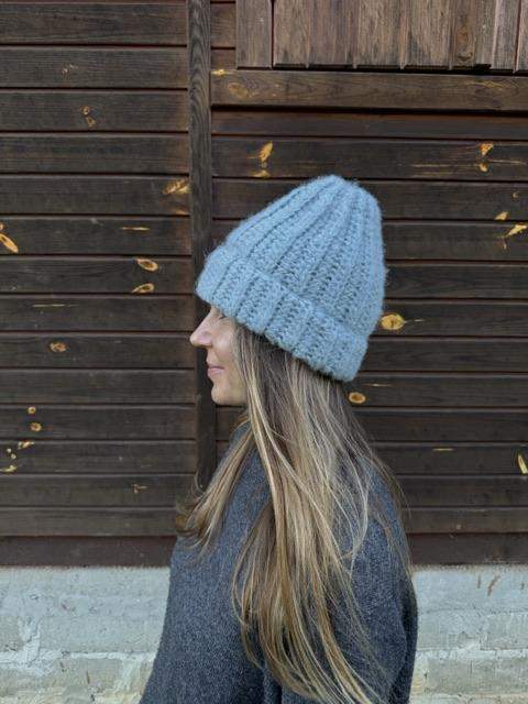 Czapka szaro-błekitna 0