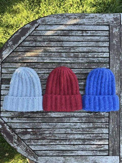 Czapka ciemna czerwień 3