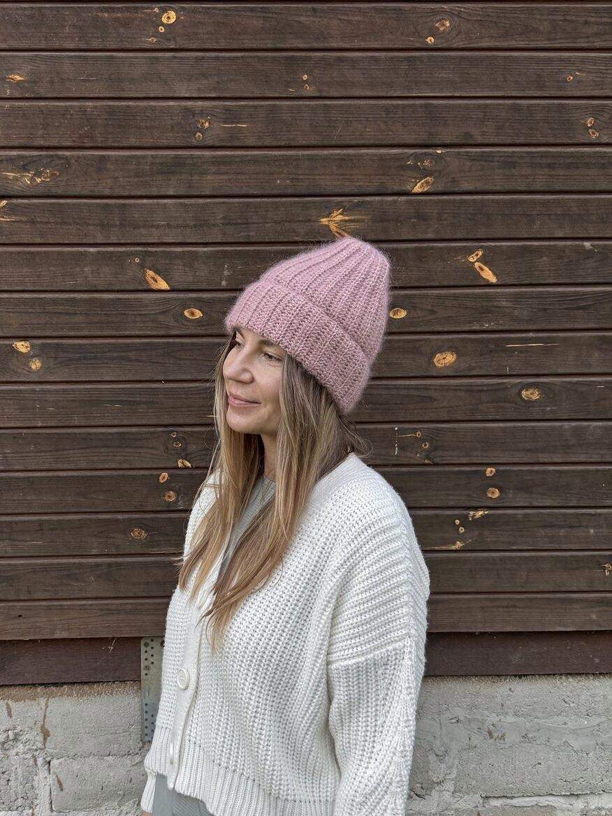 Czapka wiśniowy sorbet 2